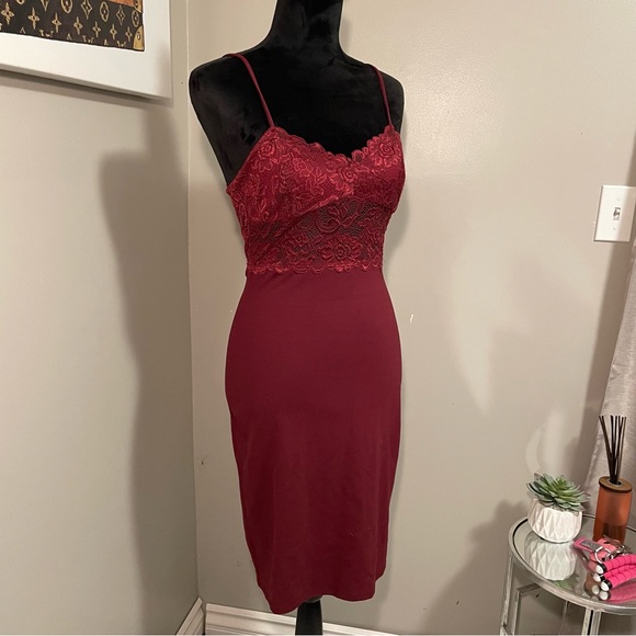 Dress - Picture 3 of 3